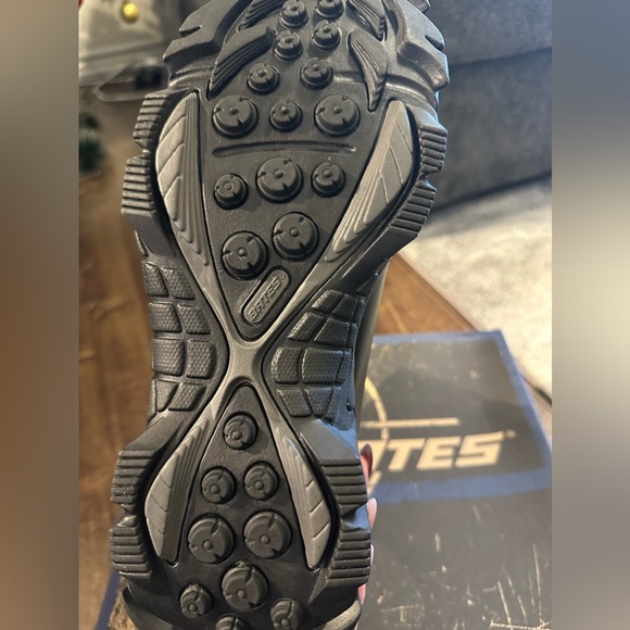 Gore-Tex Winter Boots (Black-Half Leg cut style) - Picture 10 of 16